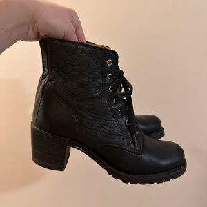FRYE Sabrina Lace Up Boots 8